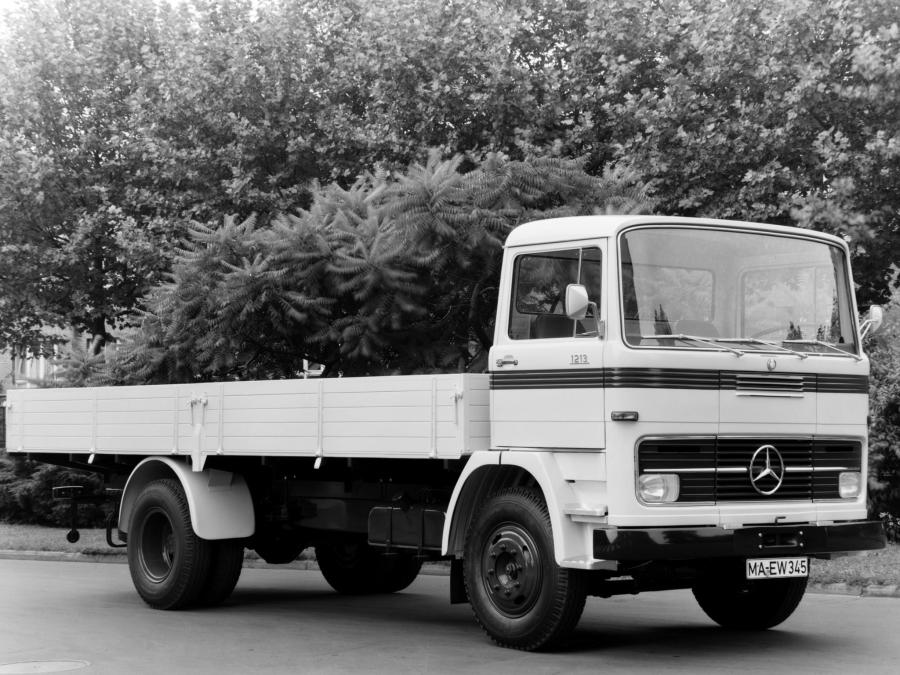  Mercedes-Benz LP1213 Pritschenwagen 1965 года  (фото 1 из 3)